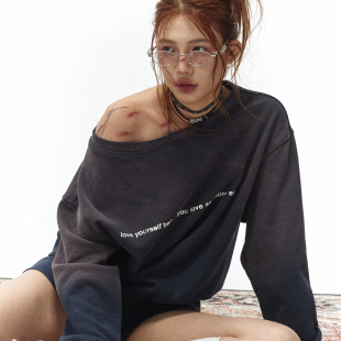 Babefish onze原创重磅420克加绒斜肩做旧马骝工艺一字肩卫衣