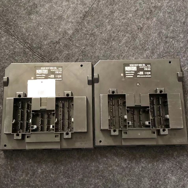 高尔夫车身电脑迈腾B8大众5Q0084