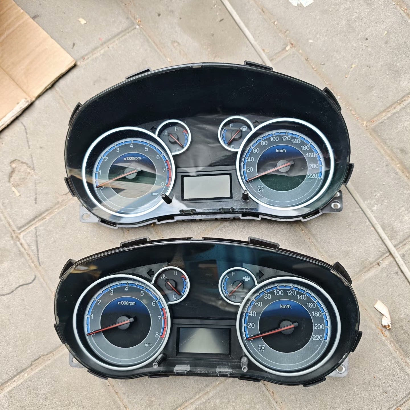 长安铃木天语SX4  雨燕盘组合仪表总成外壳 里程转速水温表油温表