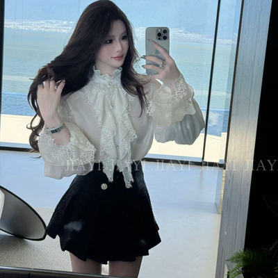 重工浮雕花蕾丝荷叶边衬衫