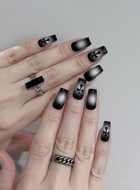 NailArt暗黑克罗心穿戴甲高级显白中方ins纯欲风氛围感美指甲贴片