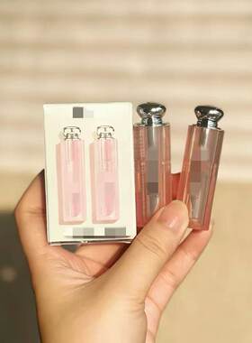 宛如妈生好气色一般~变色润唇膏001+004中样1.4gx2支