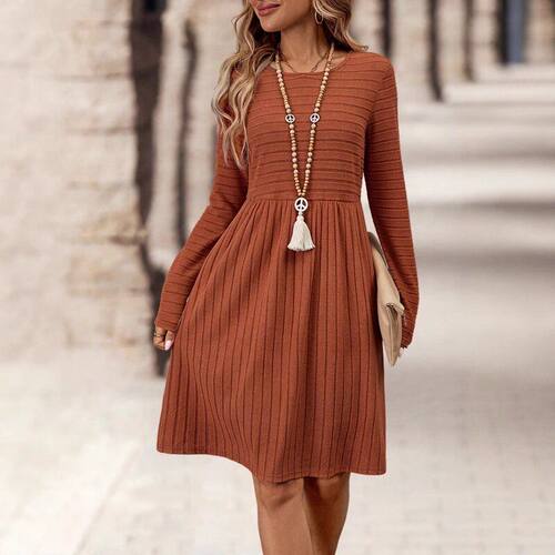 2026 European-style round-neck long-sleeved dress for women