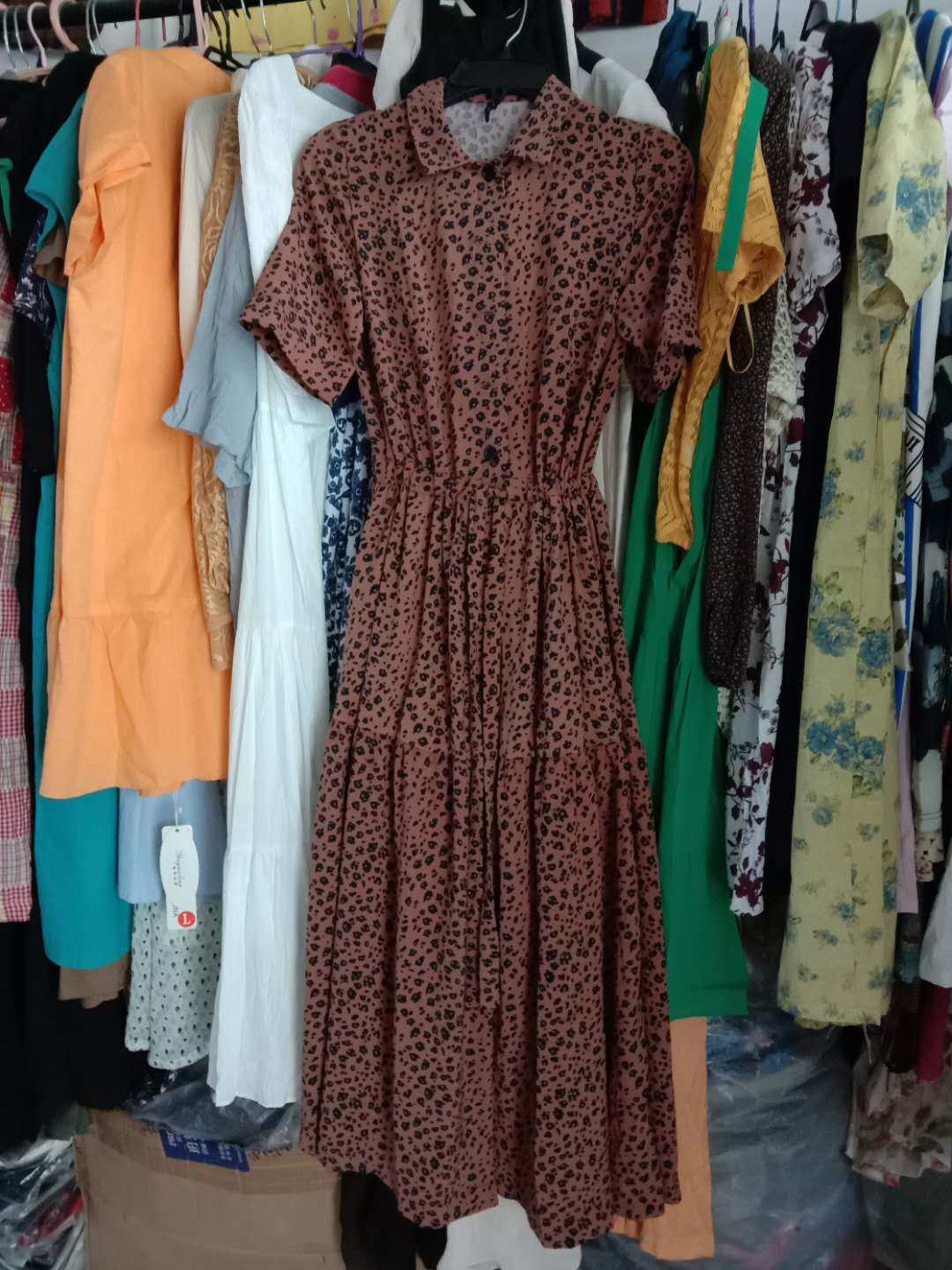 女士春秋文艺气质收腰显瘦长款连衣裙单排扣短袖通勤弹力印花裙子