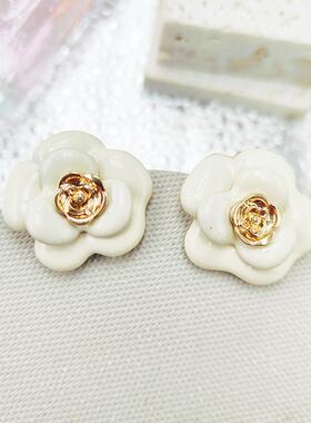 白色山茶花耳饰中古Vintage银针珐琅小香风温柔耳环C251