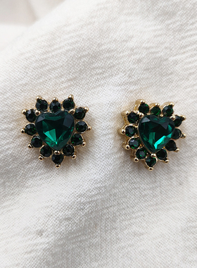 复古绿色桃心耳钉女精致小巧耳环设计高级感耳饰无耳洞耳夹B851