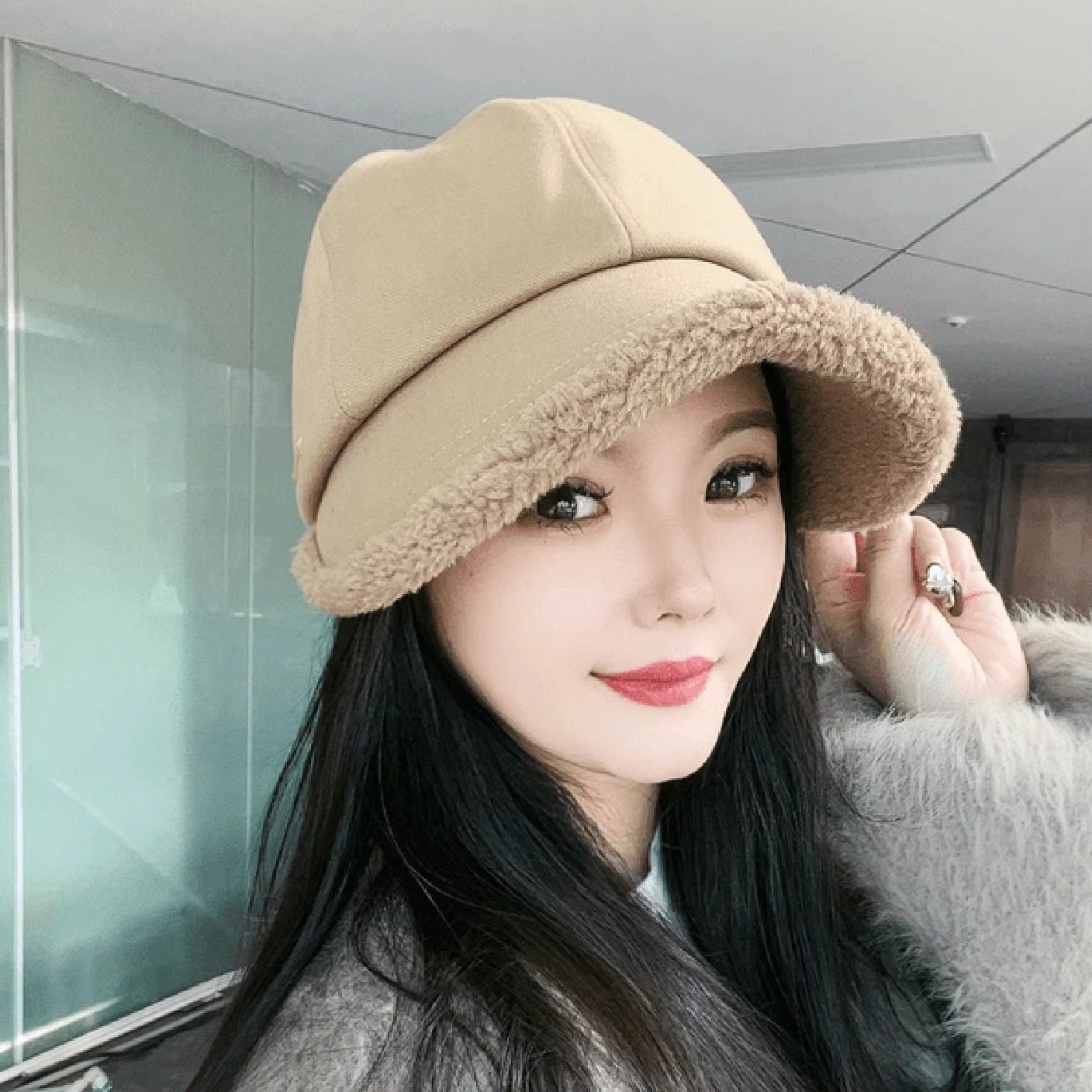 韩版纯色毛绒鸭舌帽女秋冬保暖帽