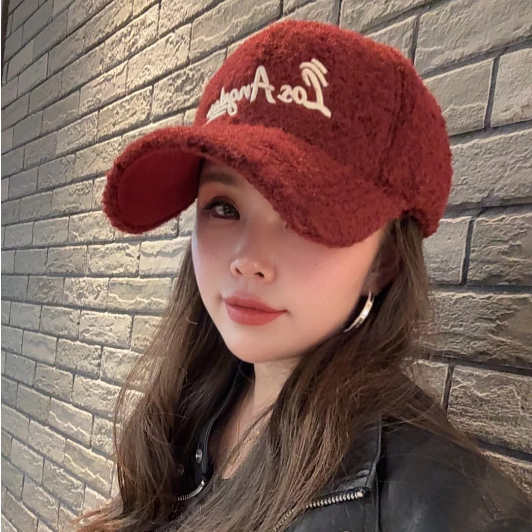 秋冬加厚保暖毛绒鸭舌帽子显脸小