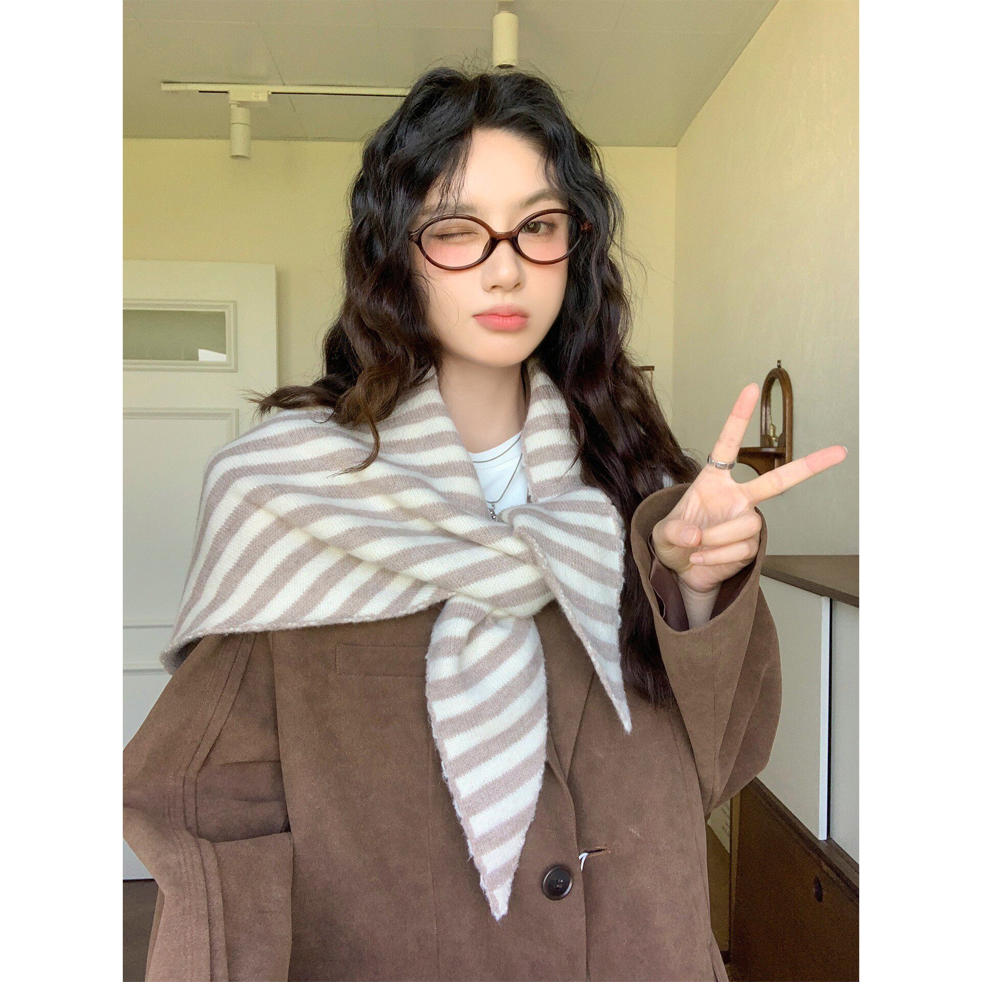 韩系条纹针织大三角围巾女秋冬季保暖毛线披肩护颈学生氛围感围脖