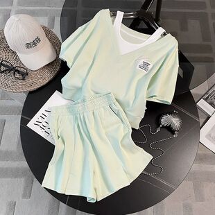 夏装多巴胺休闲运动套装女洋气减龄假两件V领上衣高腰短裤两件套