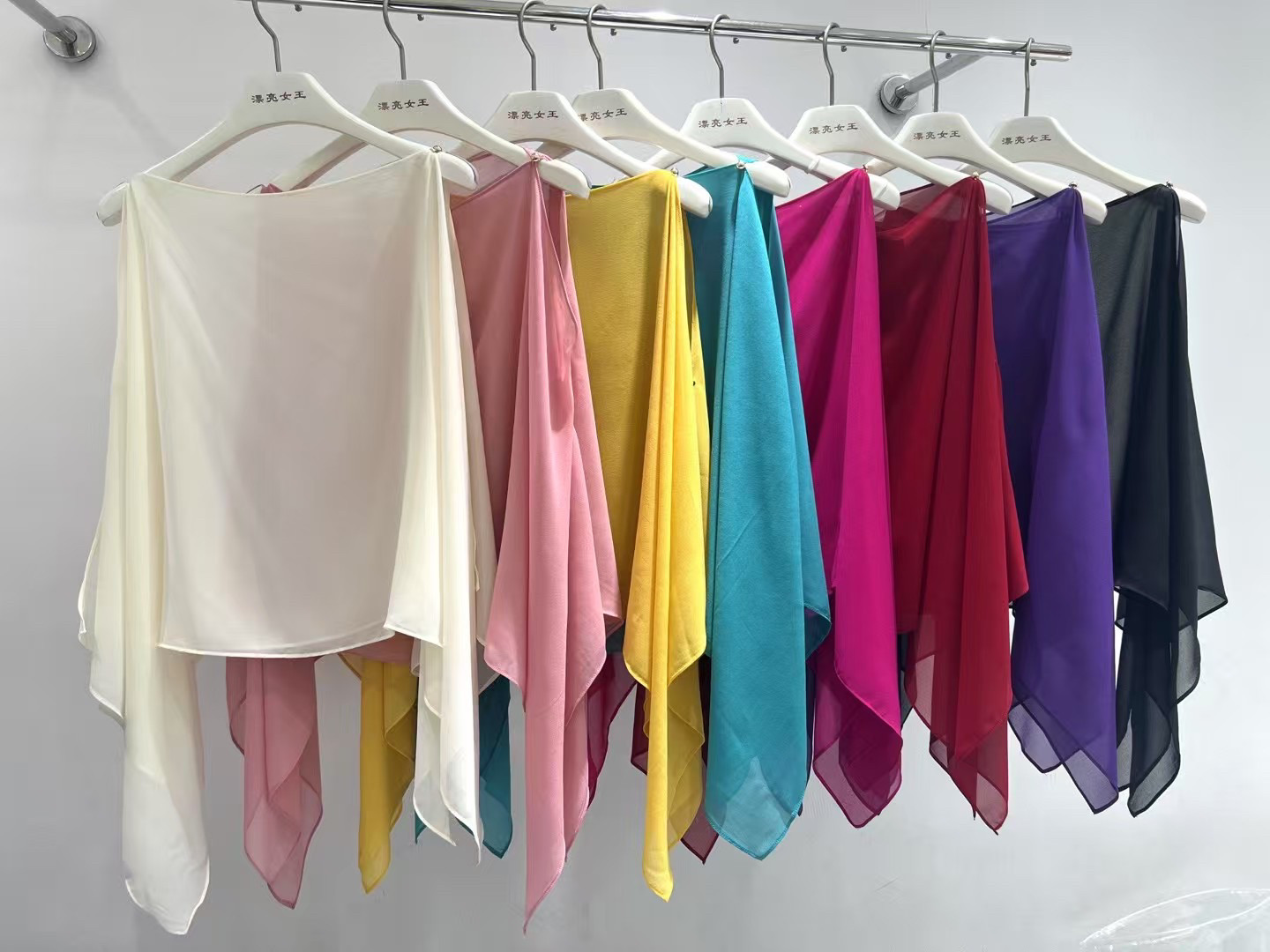【漂亮】女王888131上衣百搭披肩个性夏装短袖衬衫正品