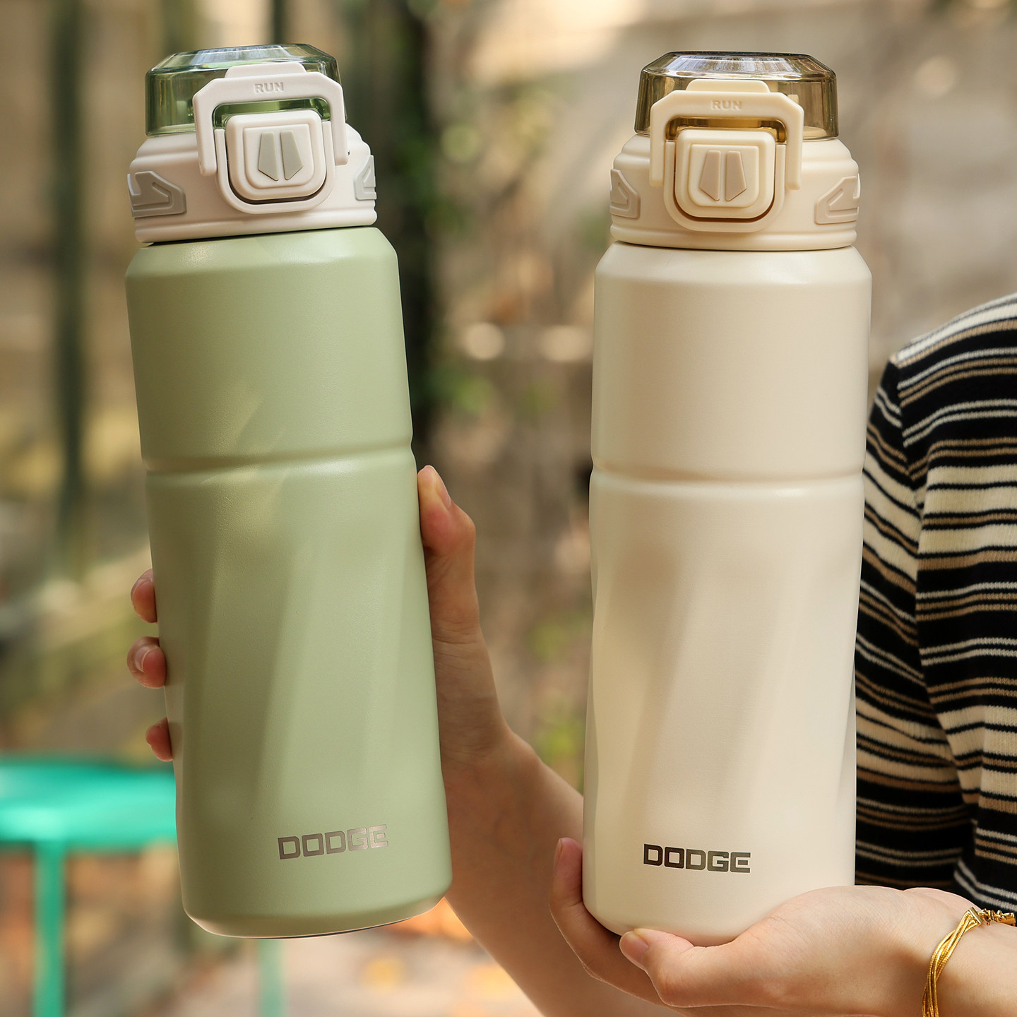 大容量保温杯男女生2025新款运动水壶便携316不锈钢成人吸管水杯