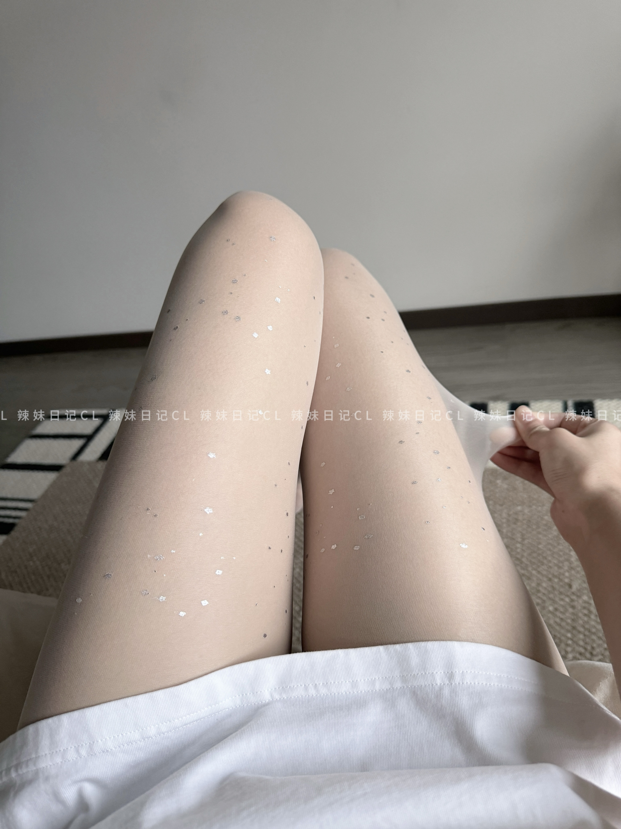 辣妹日记CL「星柔」超薄亮钻闪光白色丝袜纯欲亮片银丝黑丝连裤袜