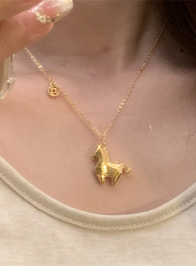 立体小马吊坠项链女高级感锁骨链