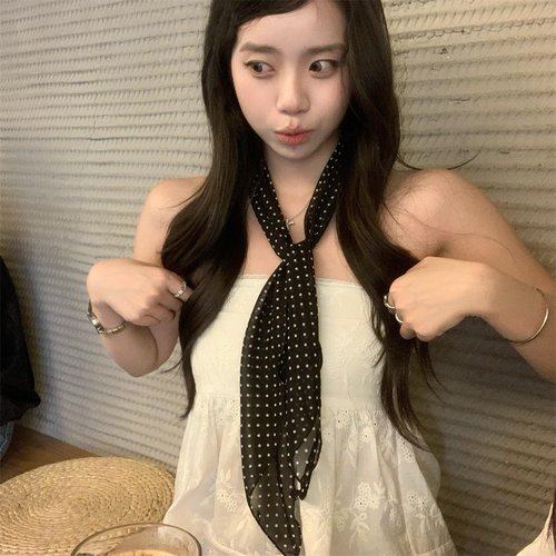 复古气质黑白波点丝巾氛围感装饰