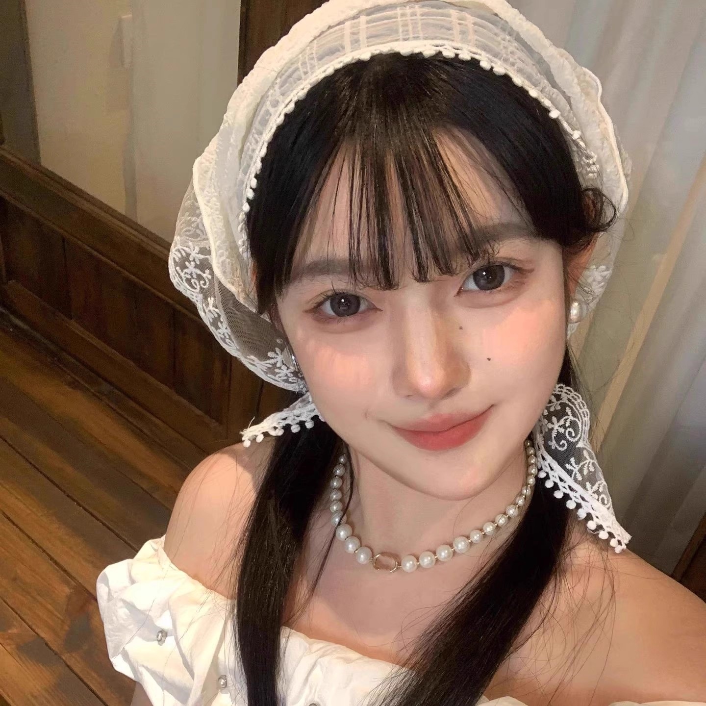 法式田园蕾丝花朵米色三角巾
