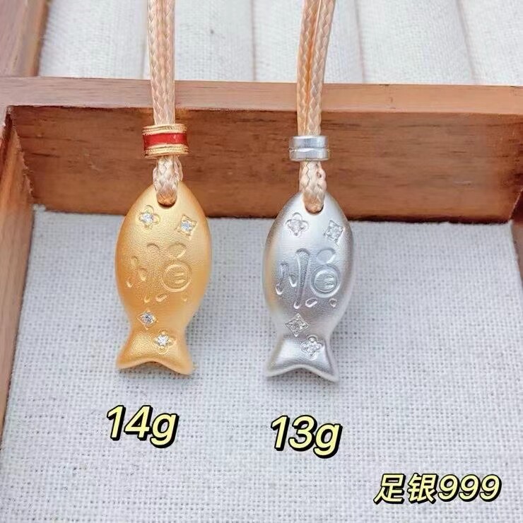 足银999.9吉言小鱼吊坠女小众设计锁骨链高级感毛衣链颈链配饰