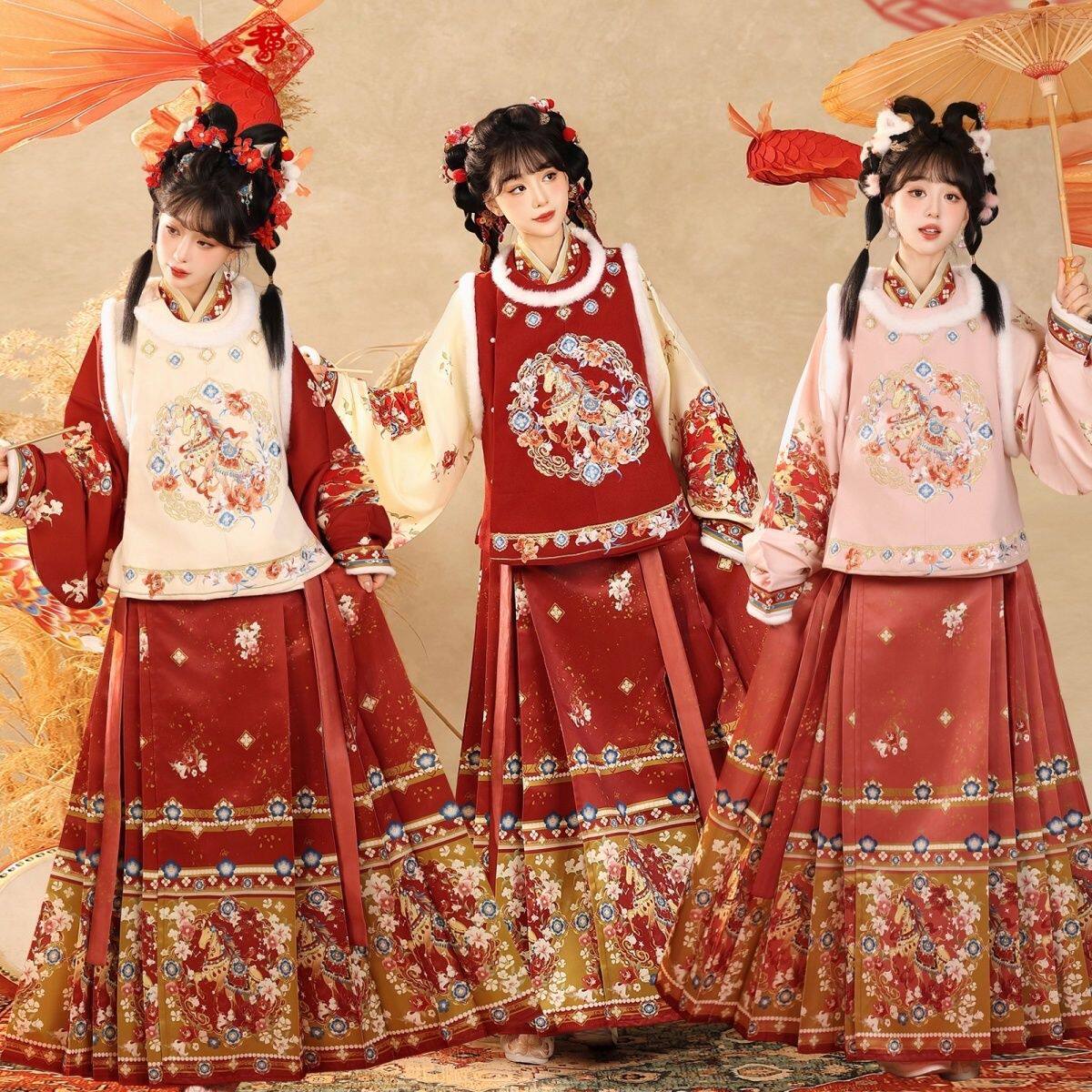 原创汉服女明制2026新款秋冬款马面裙中国风马甲加绒加厚拜年古装