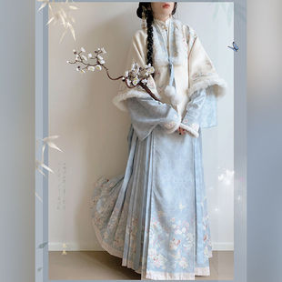 原创汉服女2026新款刺绣明制合领披袄琵琶袖拜年服秋冬季加绒日常