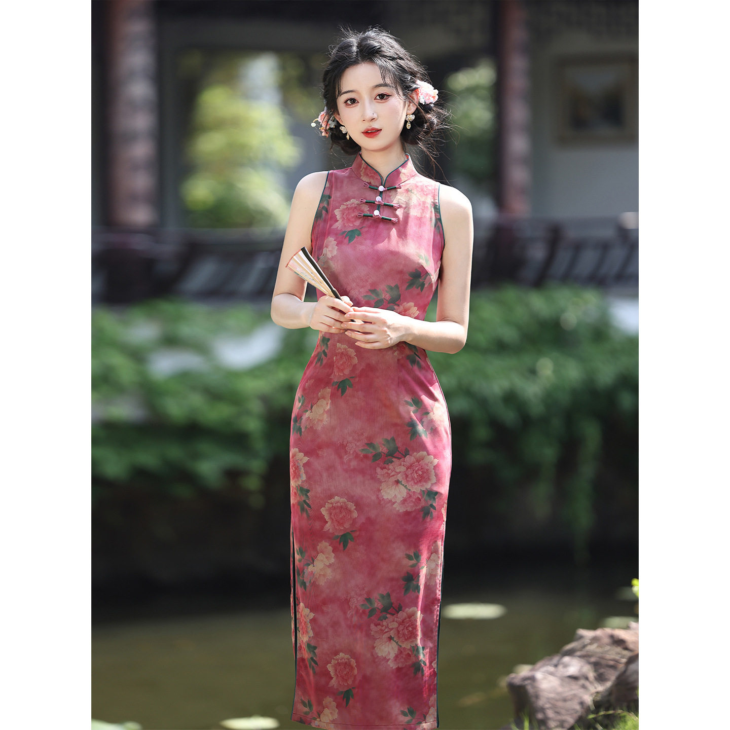 牡丹无袖旗袍女夏2026新款玫红色老上海修身日常可穿新中式连衣裙