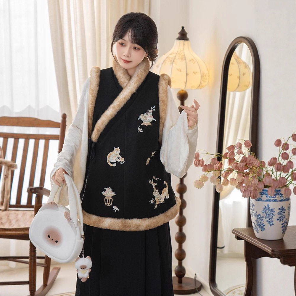 原创汉服女2026新款明制交领比甲改良马面裙冬季加厚日常通勤古装