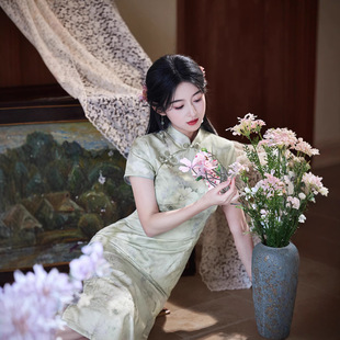 靓依铺2026年春夏新款改良旗袍文艺修身中长款年轻款日常清雅旗袍