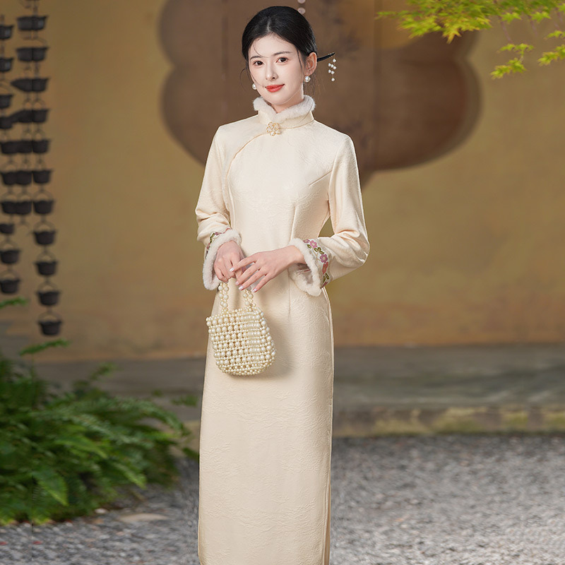 白色国风苏州加绒长袖改良旗袍冬季厚款女新中式2025新款复古秋冬