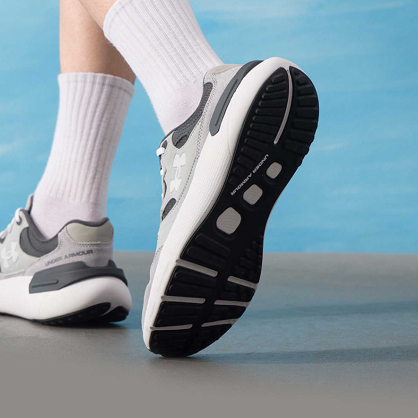 UnderArmour/安德玛Phantom Lux减震透气防滑耐磨跑鞋3028615-101