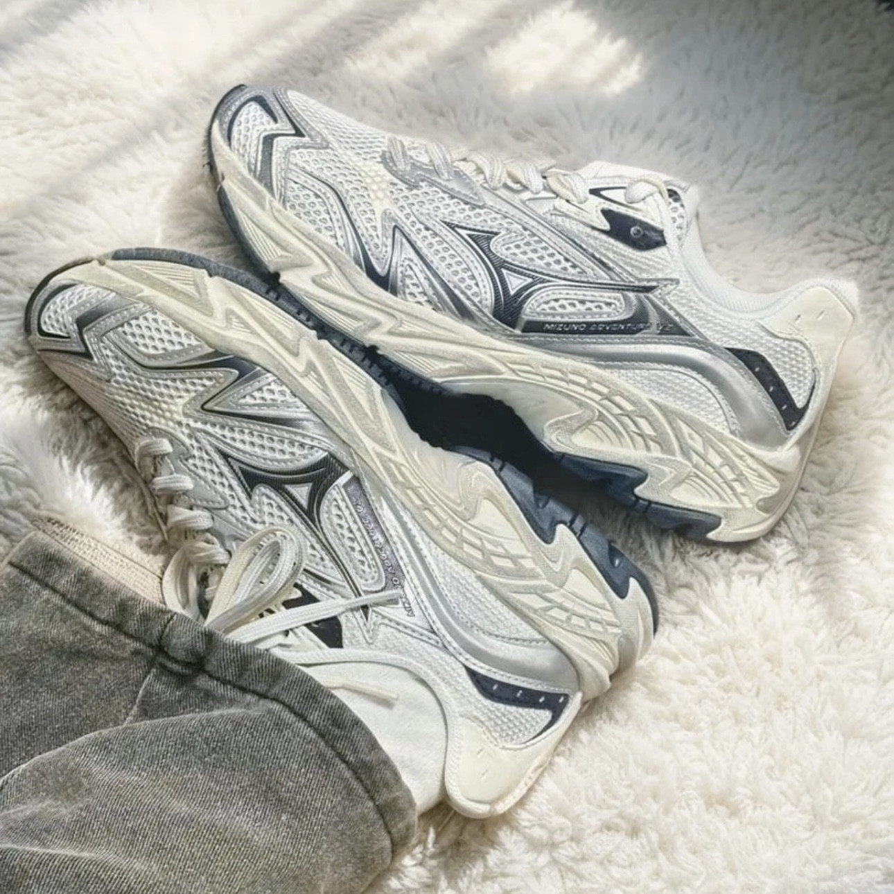 美津浓ADVENTURE V2复古休闲运动跑步鞋D1GH250341