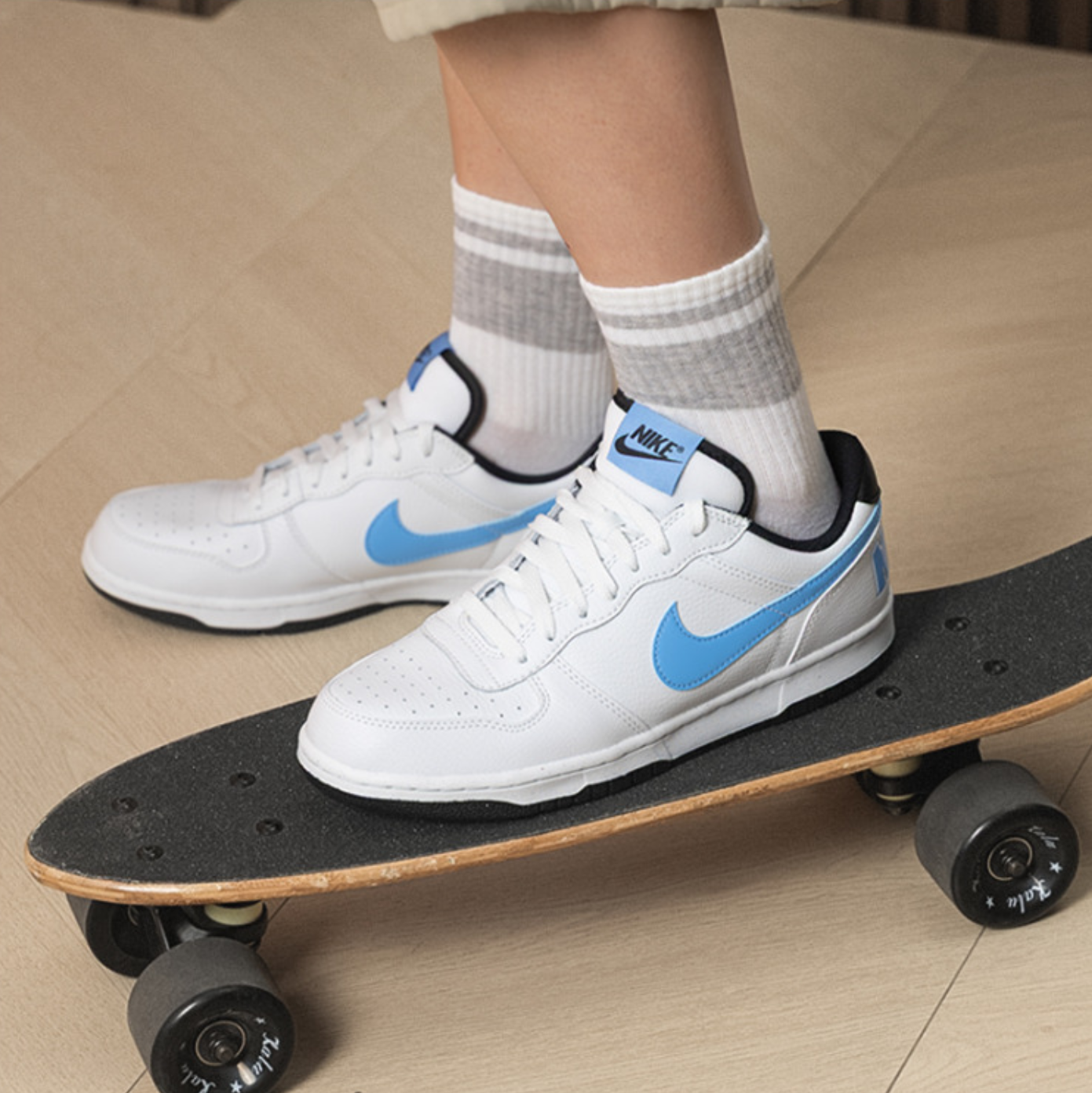 Nike/耐克 男女通用BIG LOW轻便透气运动休闲训练鞋355152-107
