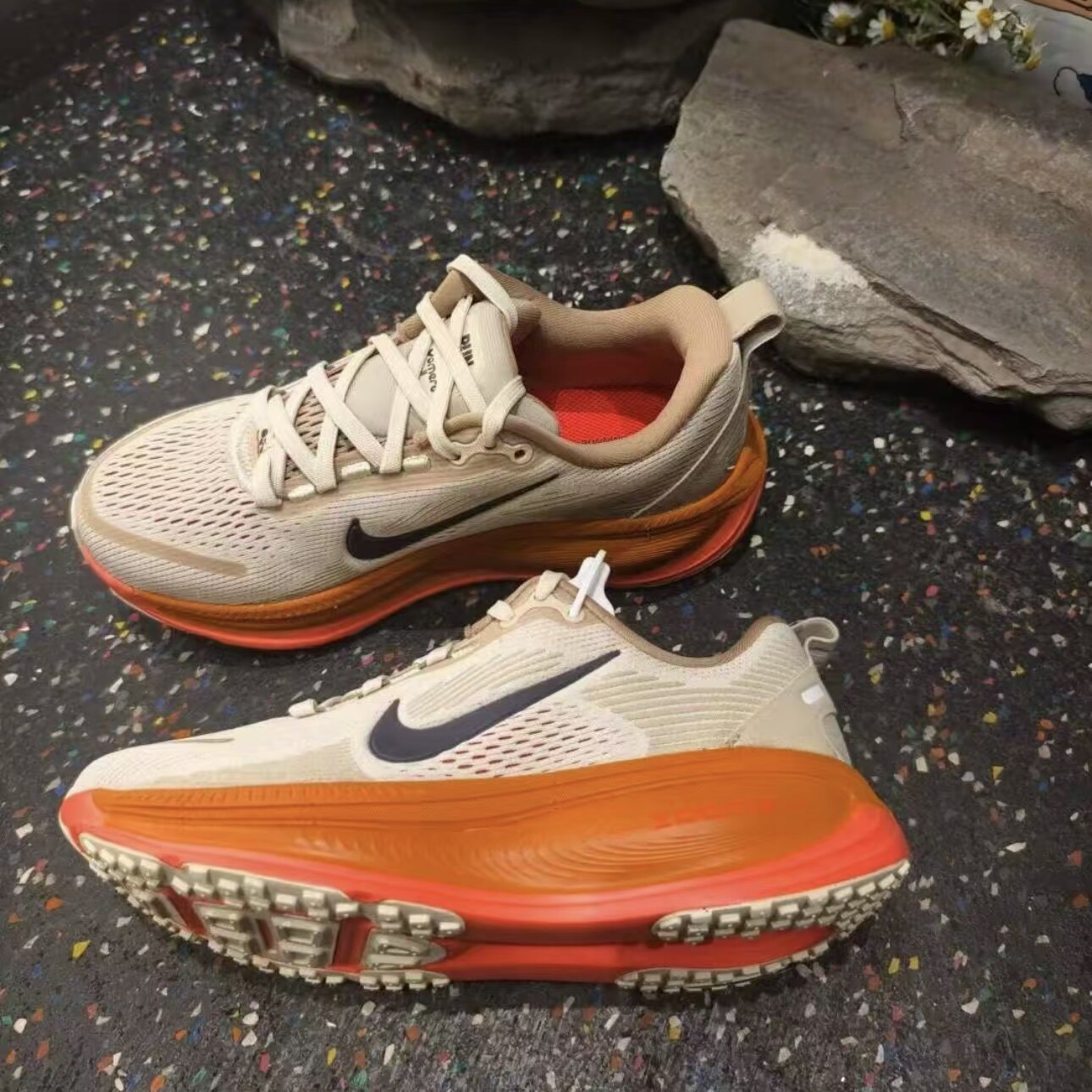 Nike Vomero 18减震防滑低帮厚底训练轻便短跑防水跑鞋IM6702-258