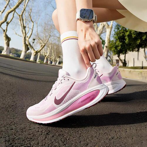 NIKE/耐克 VOMERO 18健身训练透气轻便运动跑步鞋HM6804