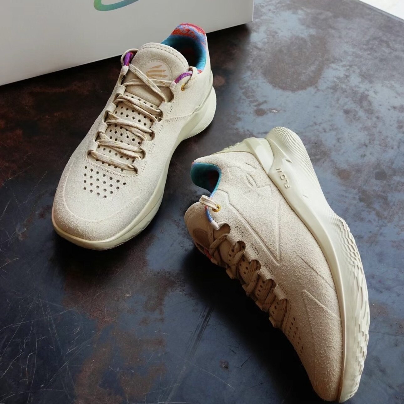 Under Armour/安德玛 Curry 1 缓震 轻便 实战 篮球鞋3027603-280