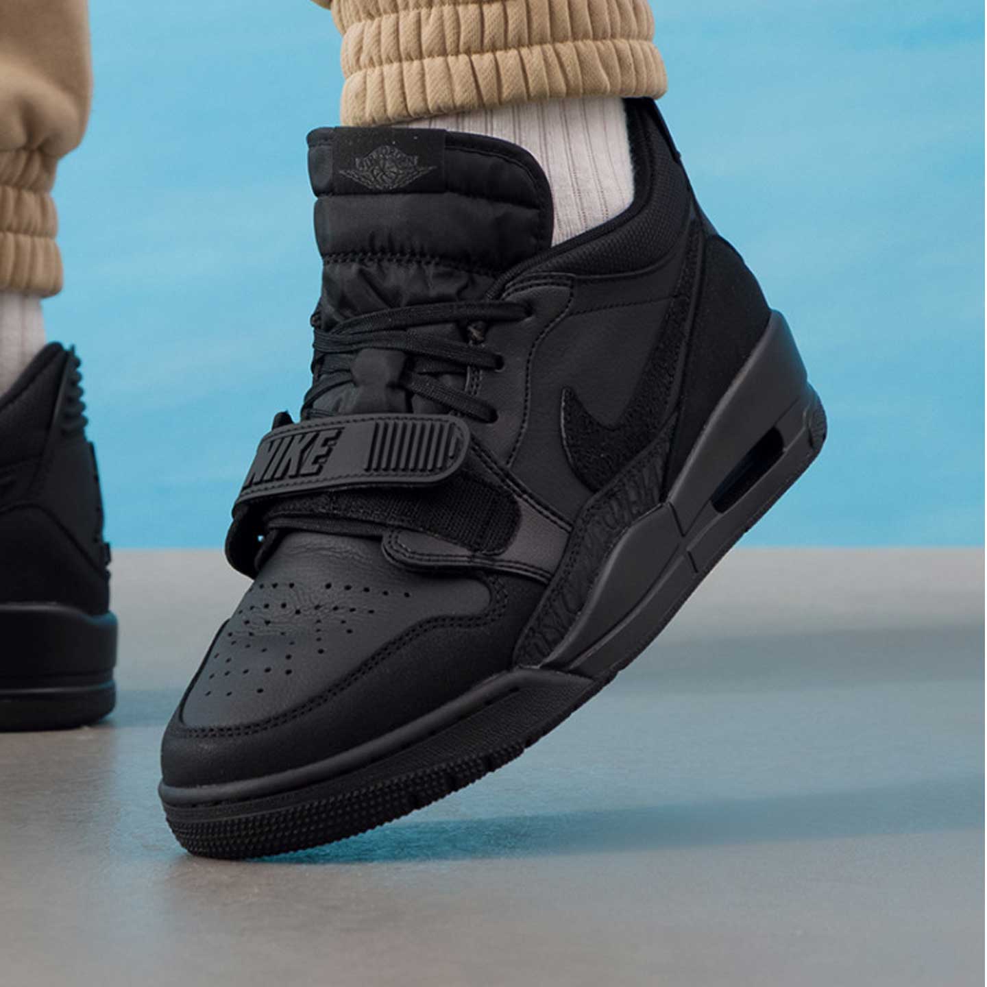 耐克NIKE AIR JORDAN LEGACY 312 黑白烟灰低帮篮球鞋IQ9784-001