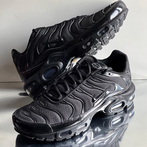 耐克Nike AIR MAX PLUS 新款缓震男子黑色运动跑步鞋 604133-050