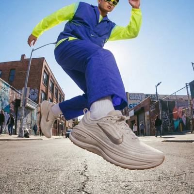 耐克低帮跑步鞋男款白色