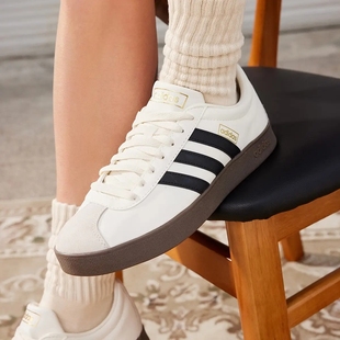 Adidas/阿迪达斯VICourtClassic低帮板鞋男女同款红色KK3774