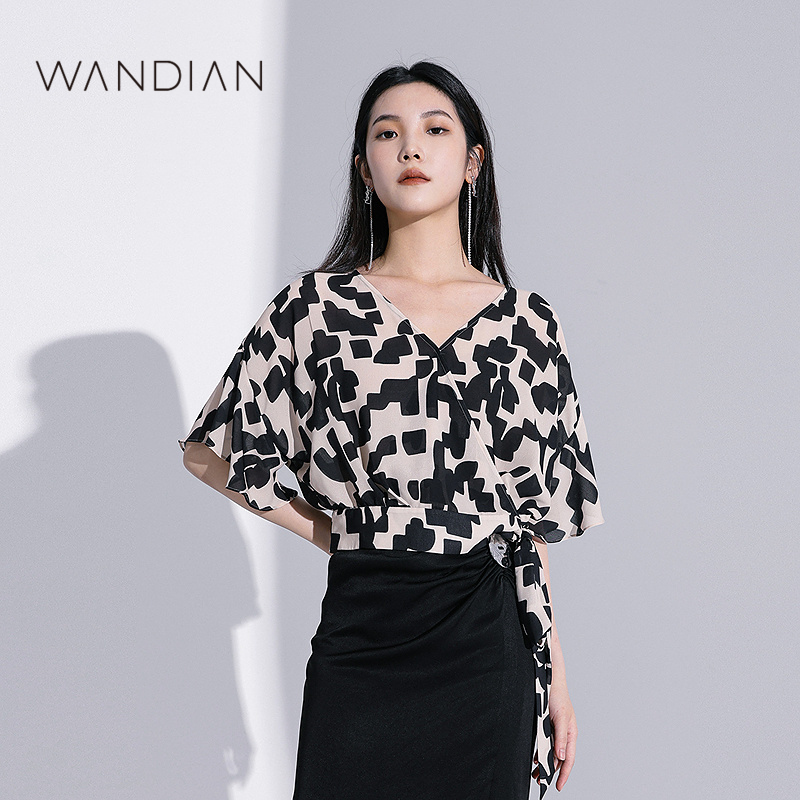 荷叶袖婉甸慵懒风V领婉甸上衣