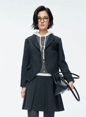 婉甸2025年冬季新品灰黑人字纹短西装1244Q01GS1