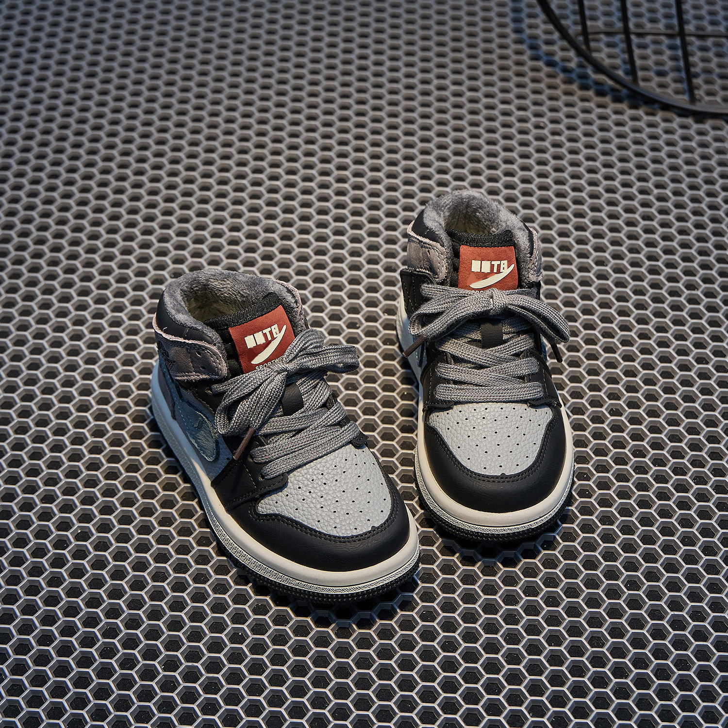 儿童高帮板鞋2025秋冬新款加绒保暖运动鞋男女童时尚百搭潮牌棉鞋,童鞋/婴儿鞋/亲子鞋,棉鞋,淘宝优惠券,粉丝福利购,淘宝优惠卷