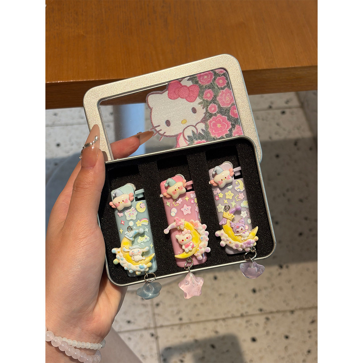 网红爆款原创手作HelloKitty一次性打火机砂轮明火高颜值送男友礼