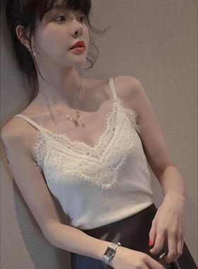 新款蕾丝拼接轻熟少女吊带背心黑色性感打底无袖保暖加绒修身上衣