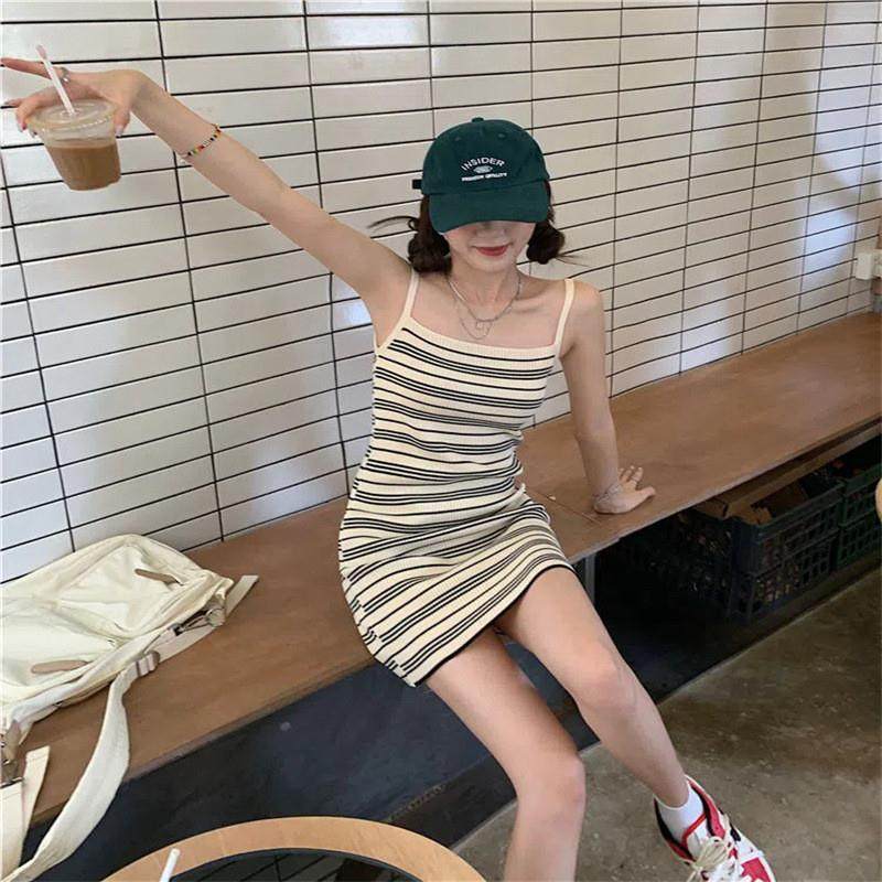 吊带连衣裙女夏季2023新款条纹西装内搭修身显瘦收腰针织包臀裙子