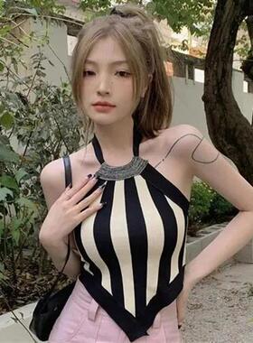 性感成熟吊带女夏季新款条纹绿色挂脖背心辣妹不规则露背无袖上衣