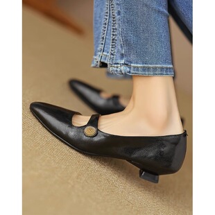 舒适柔软羊皮圆头单鞋女春3cm猫跟低跟小皮鞋鞋金属扣复古高跟鞋