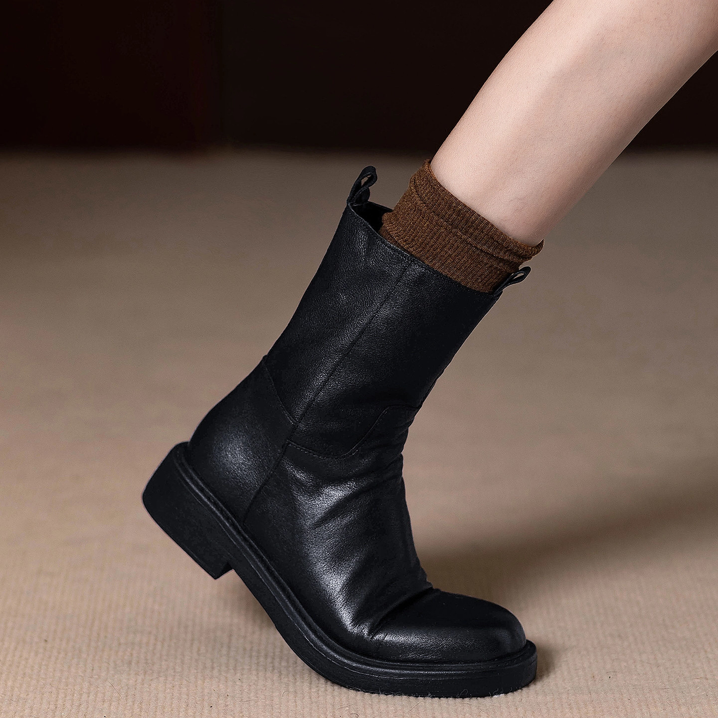 英伦风黑色真皮中筒靴女2025新款侧拉链骑士靴百搭复古圆头马丁靴,女鞋,马丁靴,淘宝优惠券,粉丝福利购,淘宝优惠卷