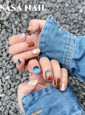 穿戴甲戴珍珠耳环女孩灵感设计