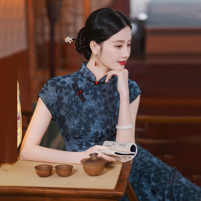 传统国风长款改良旗袍新款2026新款年轻款女复古修身日常可穿夏季