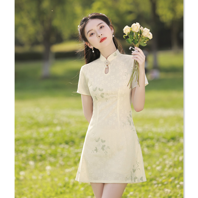 艾旗绣时尚改良新中式蕾丝短款旗袍2025夏季新款年轻款少女连衣裙