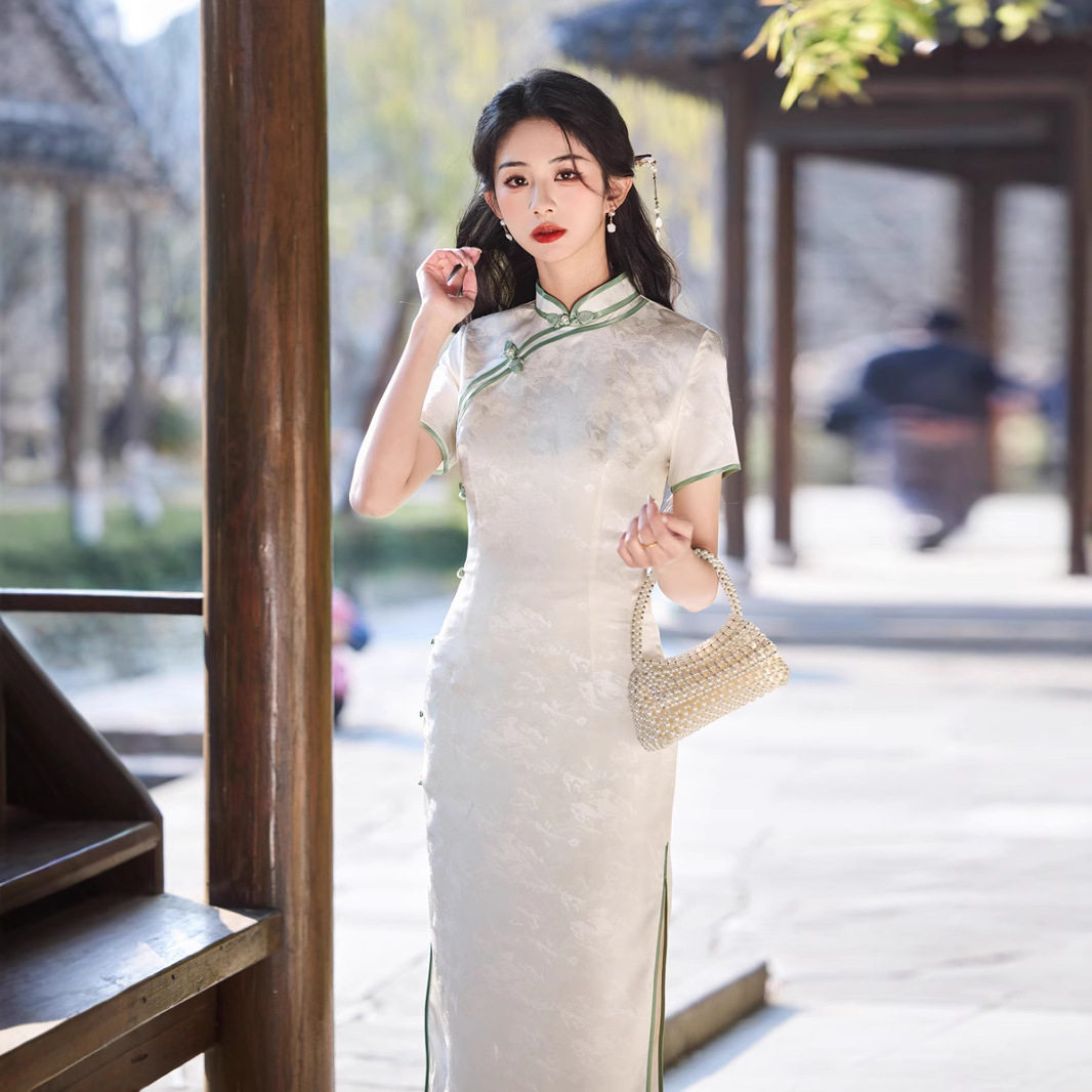 新中式2026年长款旗袍年轻款新款女夏季修身气质复古改良版连衣裙